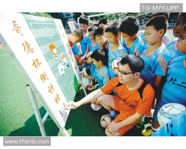 追逐梦想的脚步会成功的足球明星背后的奋斗故事