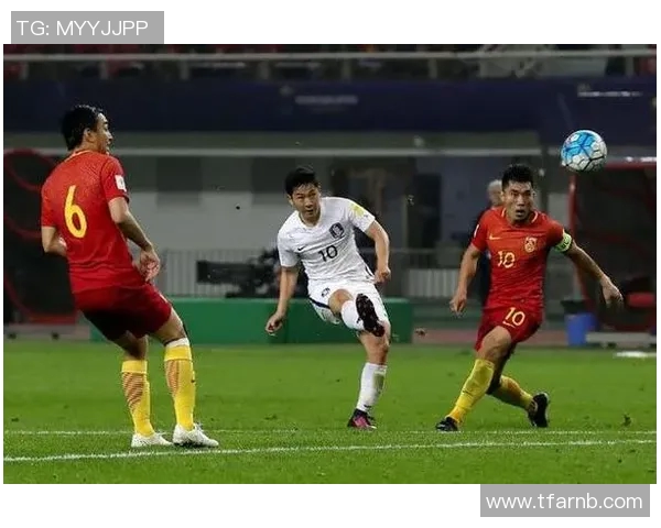 韩国足球明星在绿茵场上的精彩表现与背后的奋斗故事